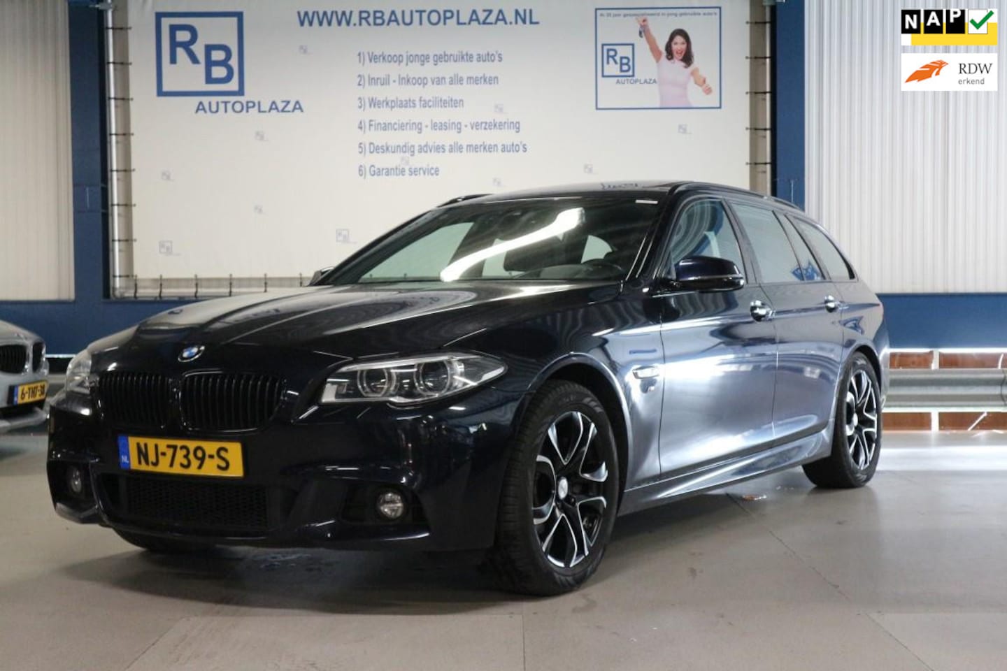 BMW 5-serie Touring - 530xd M Sport + HEAD UP + SOFT CLOSE + DIGI D + VOL ! ! ! - AutoWereld.nl