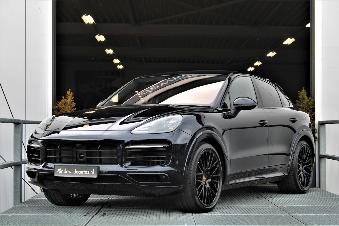 Porsche Cayenne Coupé - 3.0 E-Hybrid SportDesign Platinum Edition 462pk Pano 18-wegs Sportuitlaat Stoelventilatie - AutoWereld.nl