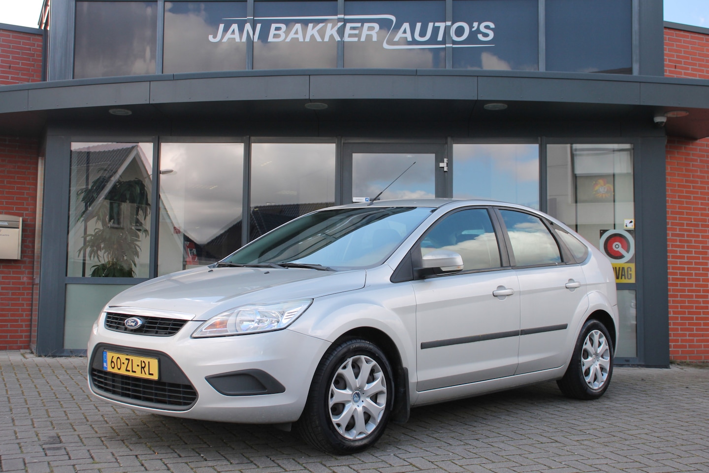 Ford Focus - 1.6 Trend ✅ Airco ✅ 5drs ✅ Cruise ✅ Trekhaak - AutoWereld.nl