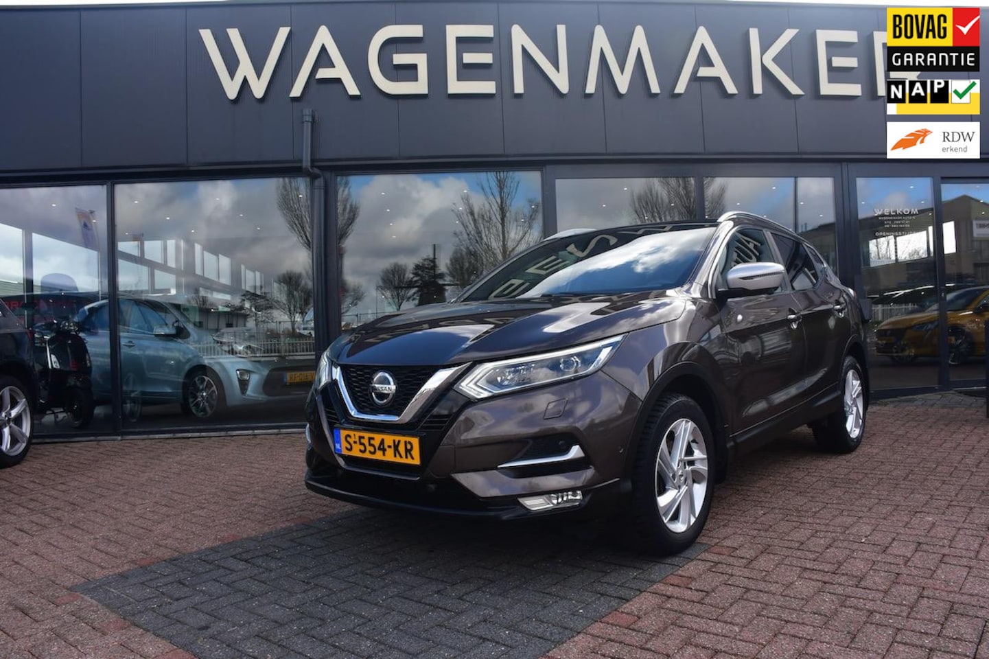 Nissan Qashqai - 1.2 N-Connecta Clima|Cruise|PANO|Leder|Trekhaak - AutoWereld.nl