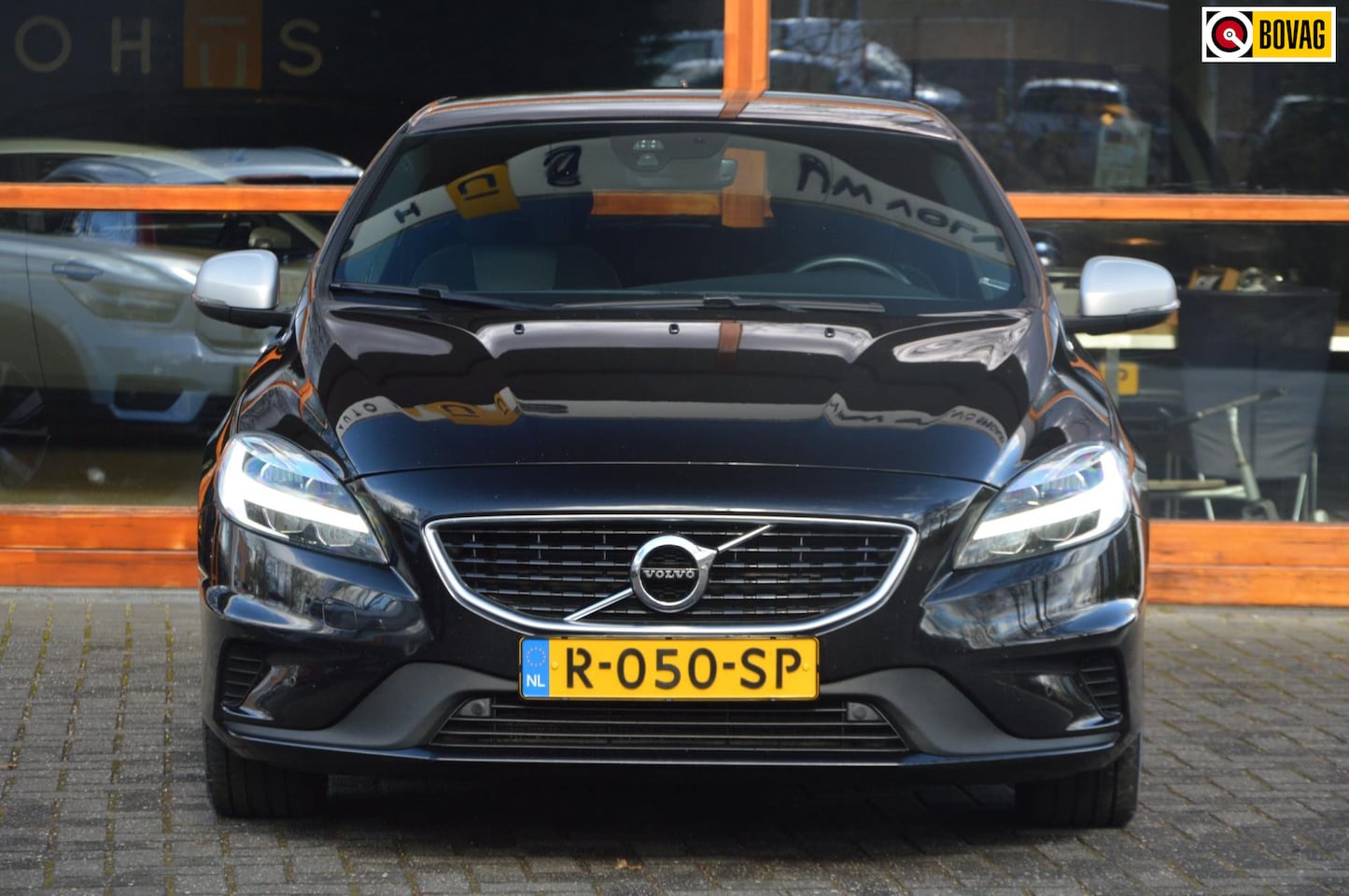 Volvo V40 - T2 Inscription | Stoelverwarming | Camera | Bluetooth | High Performance audio | - AutoWereld.nl