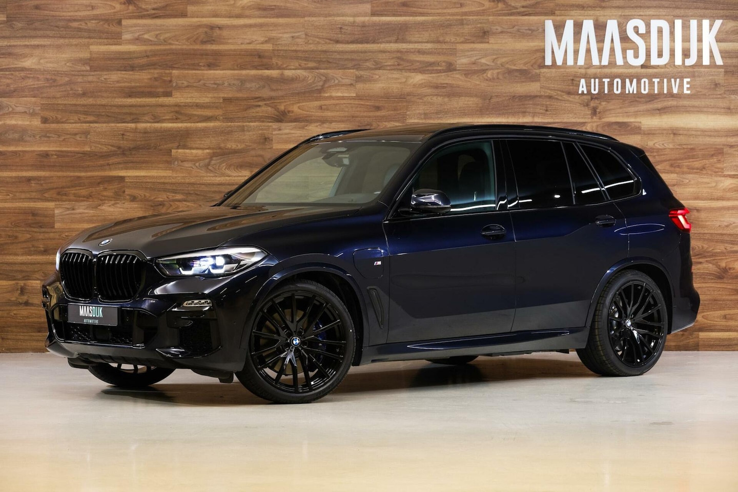 BMW X5 - xDrive45e|Individual|Skylounge|Massage|Ventilatie|H&K| - AutoWereld.nl