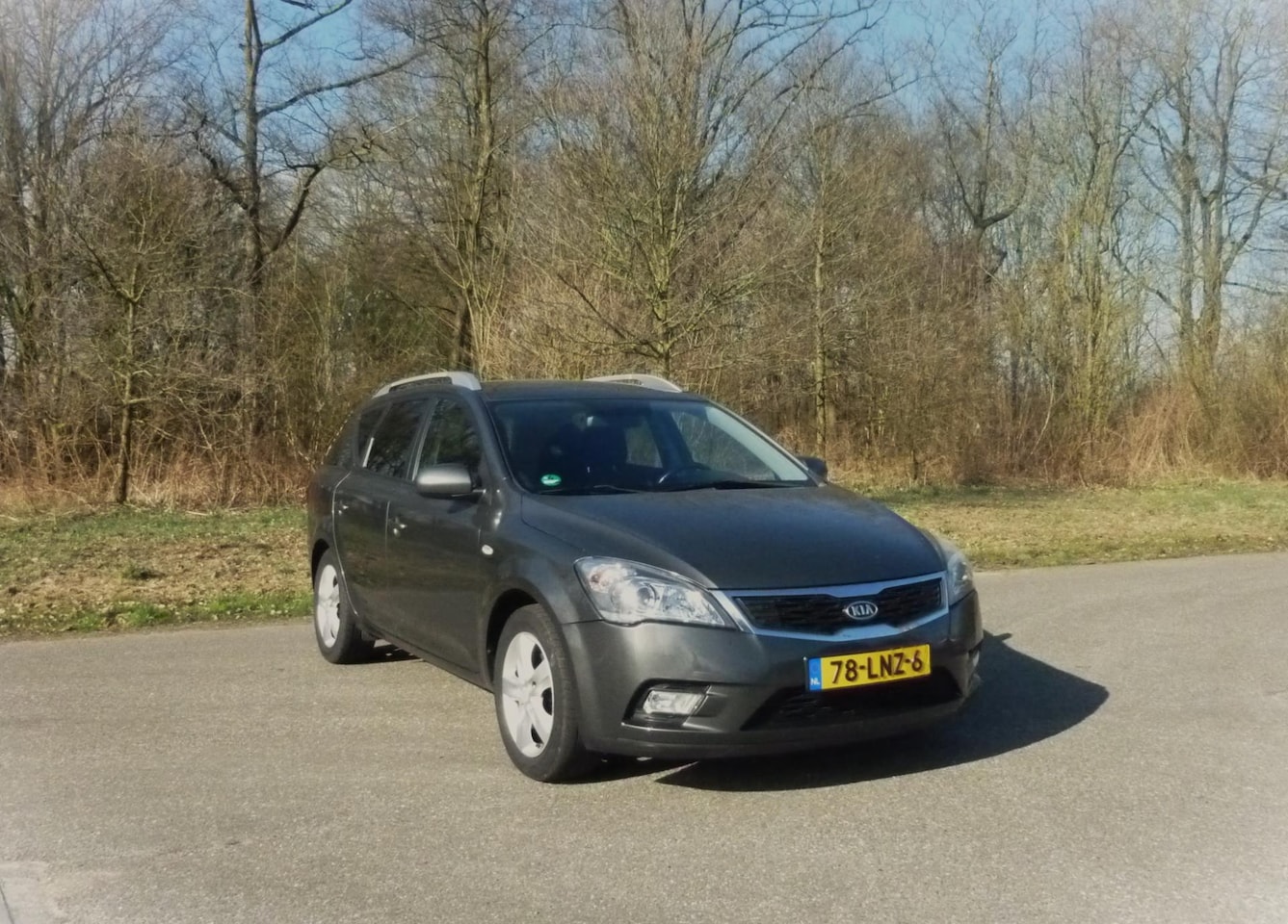 Kia Cee'd - 1.4 CVVT X-ecutive . Navigatie . Airco . Trekhaak . LMV . enz - AutoWereld.nl