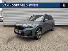 BMW X1 - xDrive25e High Executive M Sport Automaat / Trekhaak / Sportstoelen / Adaptieve LED / M Ad