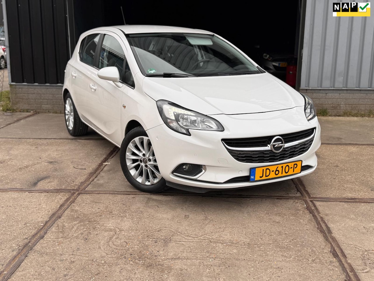 Opel Corsa - 1.4 Innovation Trekhaak,Camera,Carplay,Navi - AutoWereld.nl