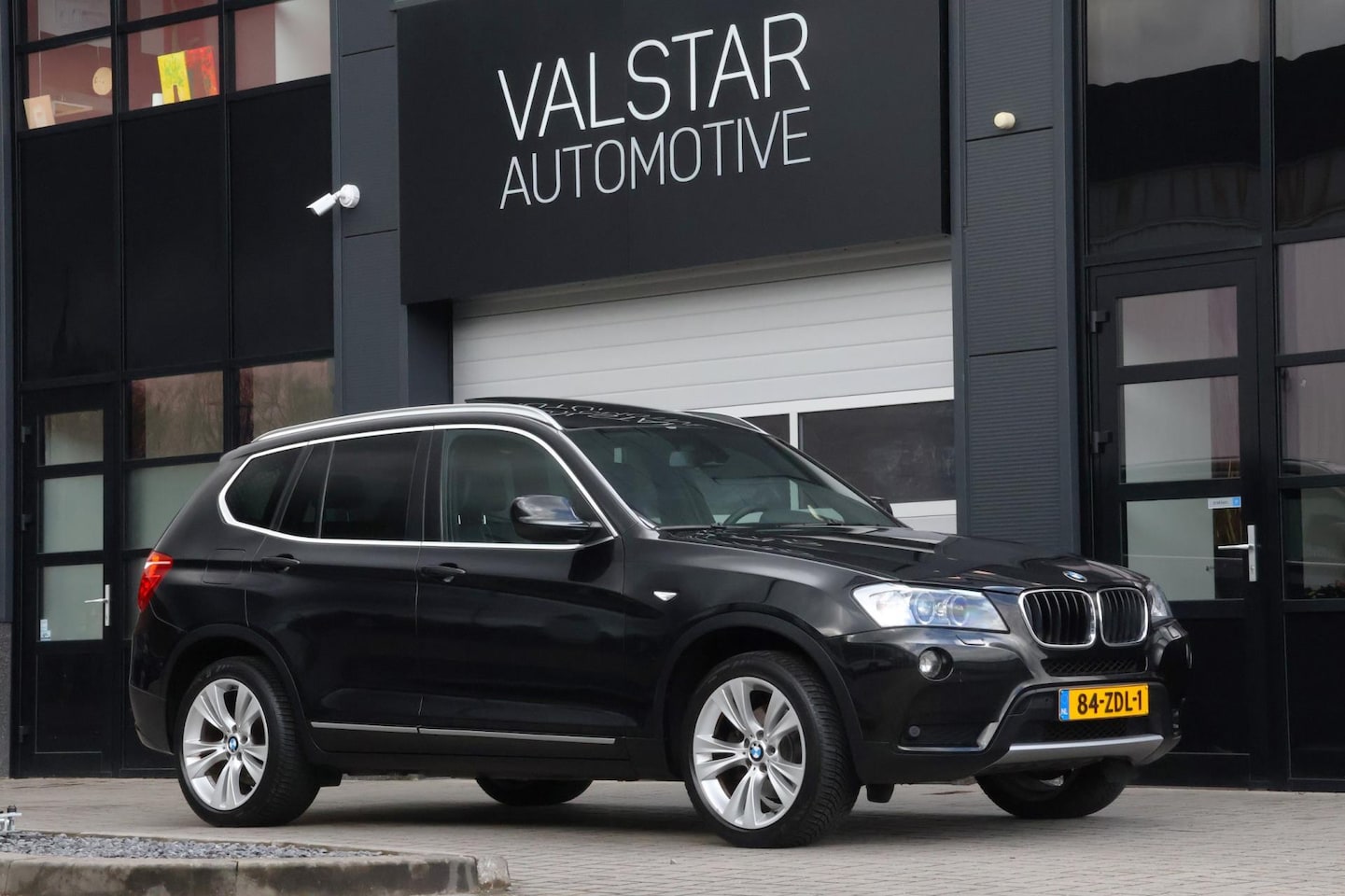 BMW X3 - XDrive20d High Executive | 1e eigenaar & uniek lage km stand ! - AutoWereld.nl