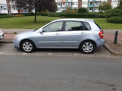 Kia Cerato - 1.6-16V LX