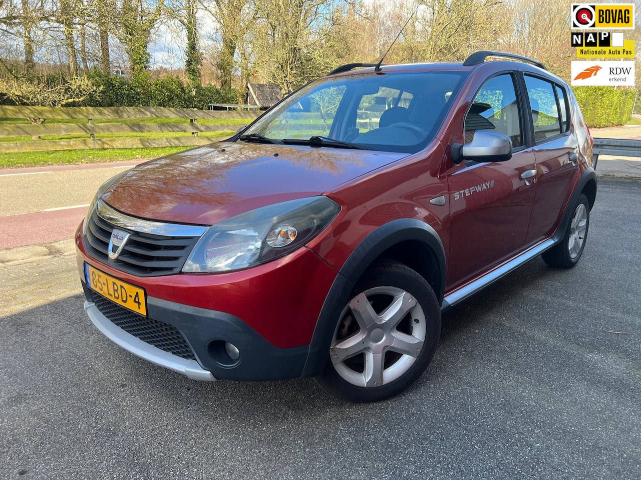 Dacia Sandero Stepway - 1.6 Trekhaak - AutoWereld.nl