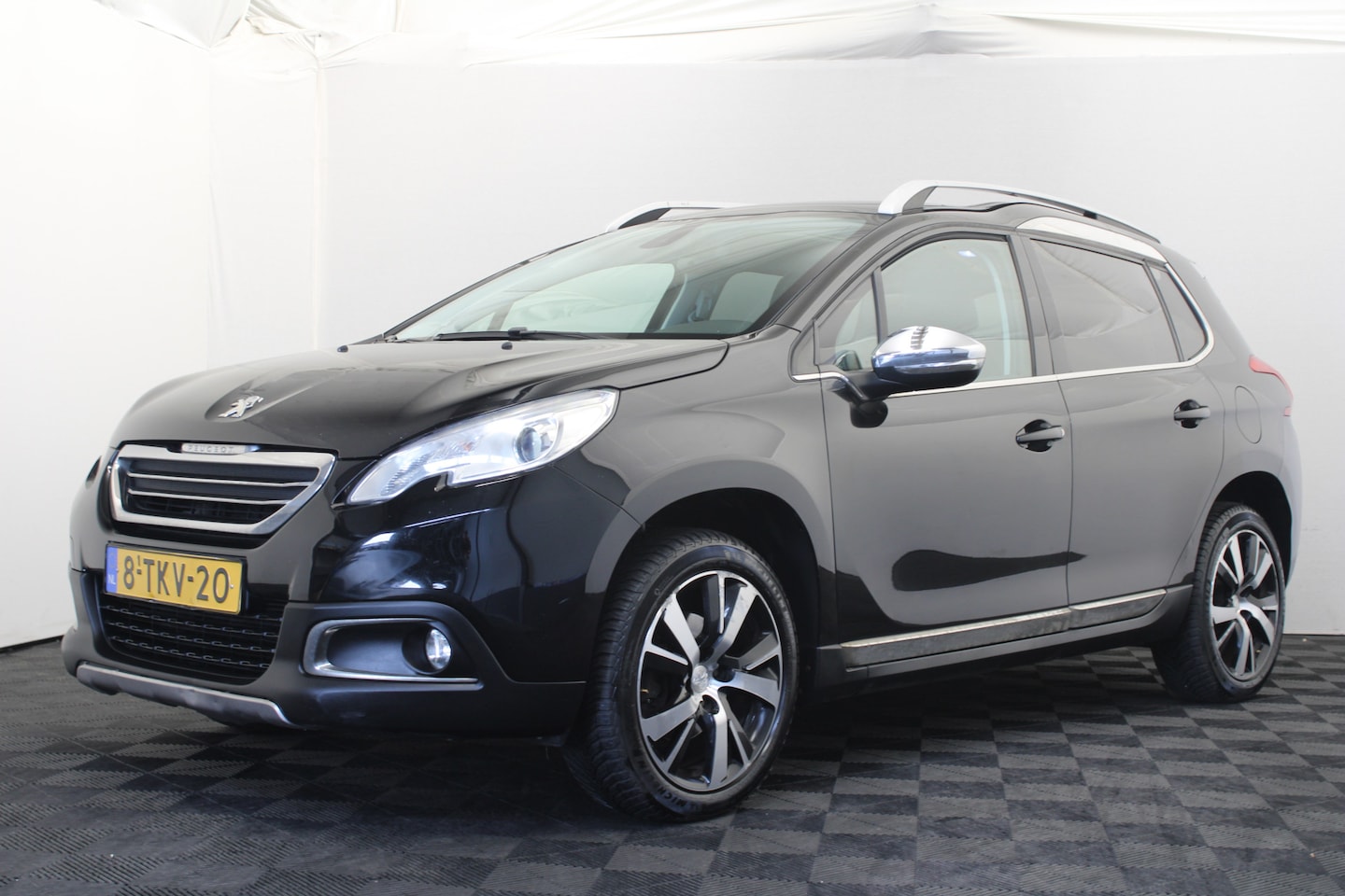 Peugeot 2008 - 1.6 e-HDi Blue Lease Executive |Pano|Trekhaak| - AutoWereld.nl