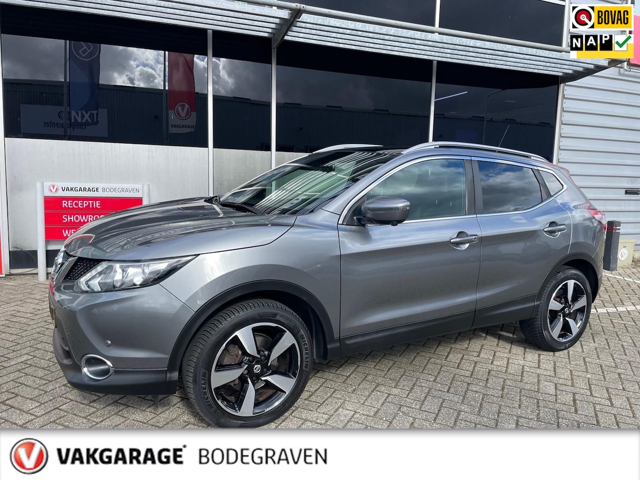 Nissan Qashqai - 1.2 N-Connecta / panoramadak / 360 camera - AutoWereld.nl