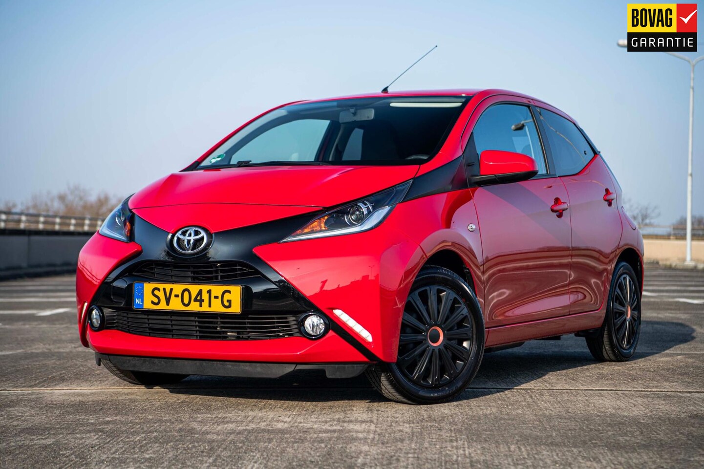 Toyota Aygo - 1.0 VVT-i | Airco | Achteruitrijcamera | Cruise Control | Navigatie | - AutoWereld.nl