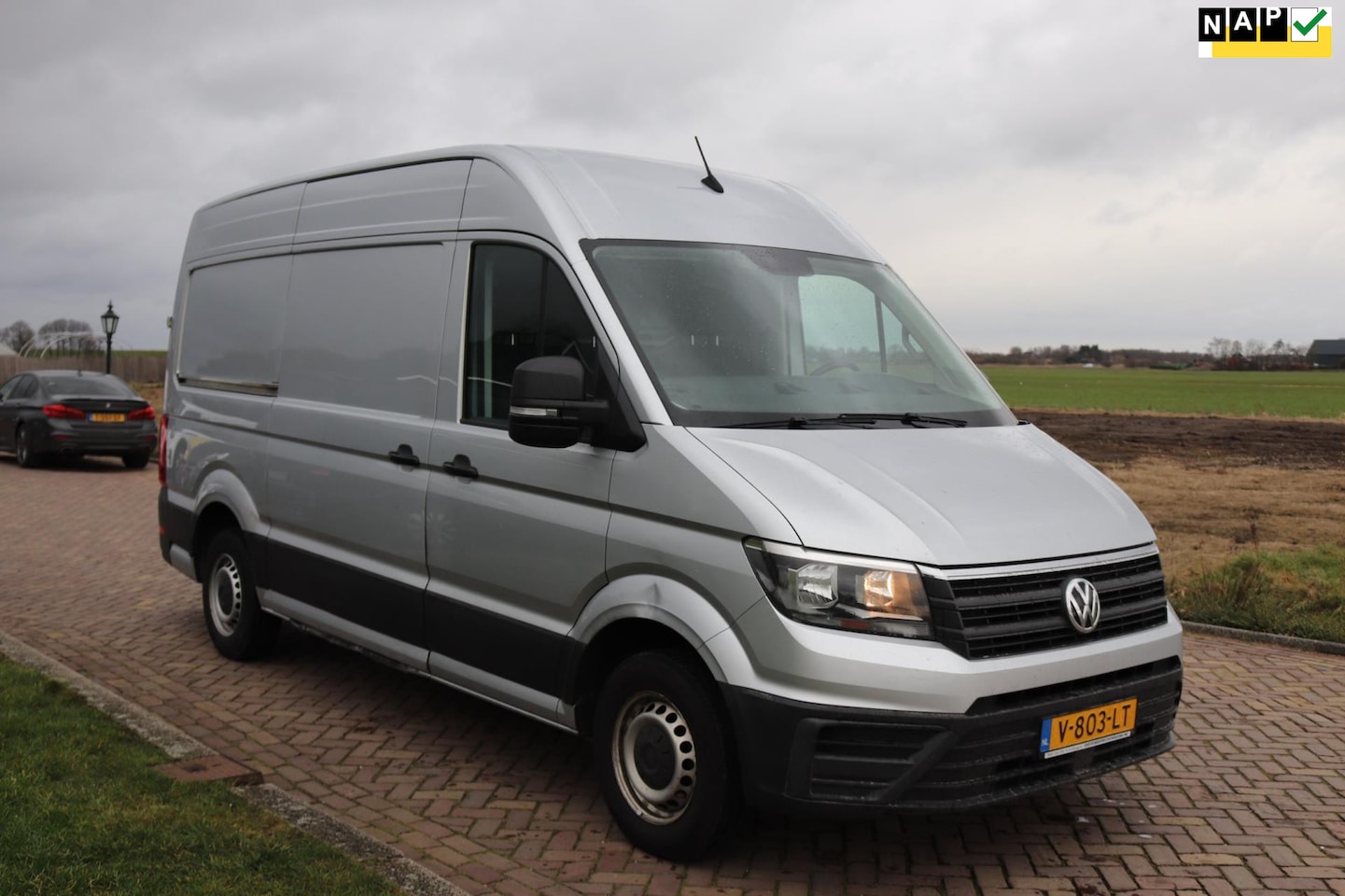 Volkswagen Crafter - 35 2.0 TDI L3H2 130kw Comfort AUT AC CAMERA NAV 3 pers - AutoWereld.nl