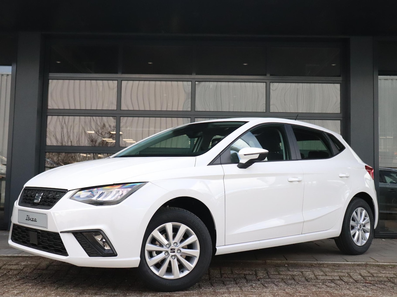 Seat Ibiza - Style Plus 1.0 70 kW / 95 pk EcoTSI Hatchback 5 de | Direct leverbaar!!! | Cruise control - AutoWereld.nl