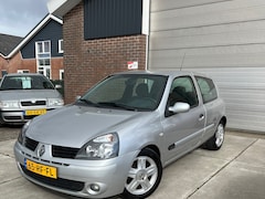 Renault Clio - 1.4-16V Authentique Comfort NIEUWE APK / LAGE KM STAND / AIRCO / 2 SLEUTELS