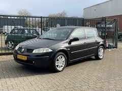 Renault Mégane - 1.4-16V Dynamique Comfort 5 deurs