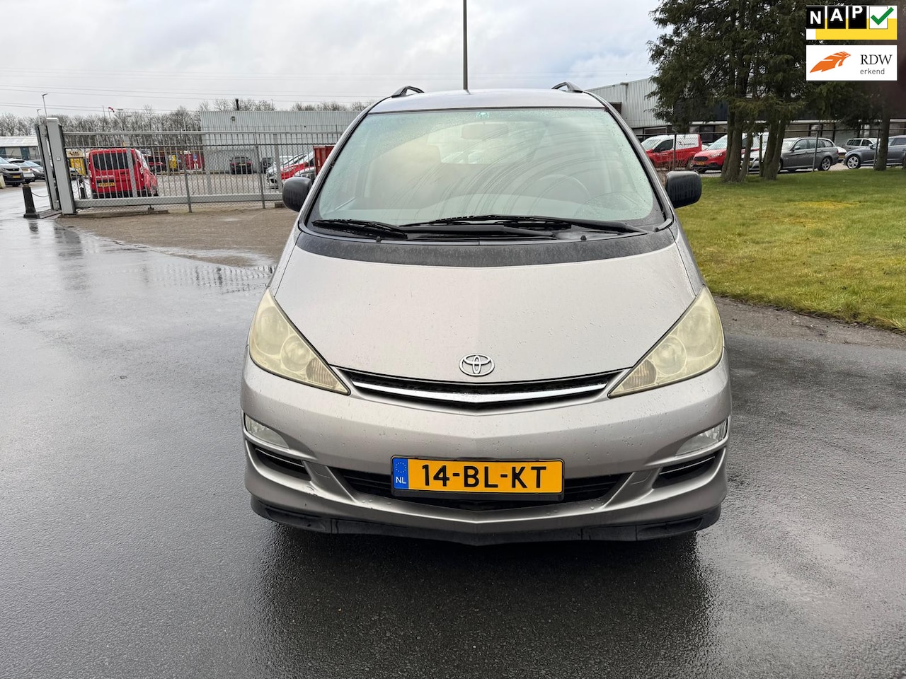 Toyota Previa - 2.0 D-4D Terra Window Van 2.0 D-4D Terra Window Van - AutoWereld.nl