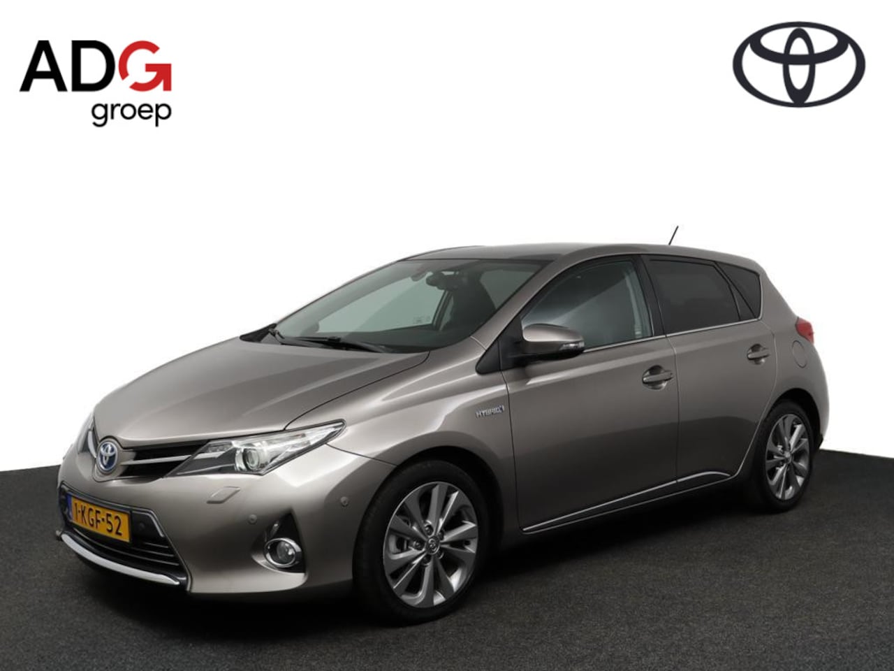 Toyota Auris - 1.8 Hybrid Lease Pro | Panoramadak | Stoelverwarming| Cruise Control | Parkeersensoren | - AutoWereld.nl