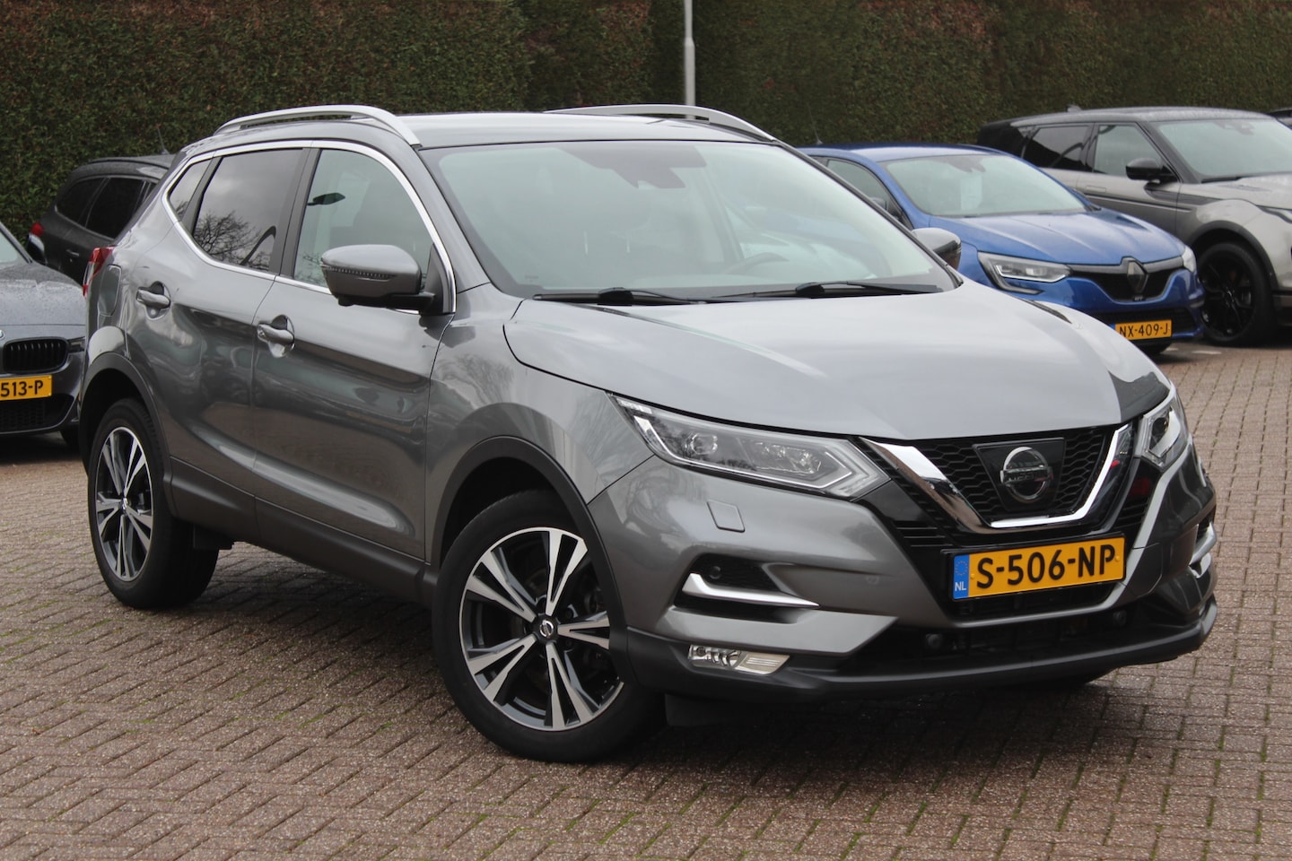 Nissan Qashqai - 1.2 Tekna + / Trekhaak / Panoramadak / 360Camera / Keyless / 18'' / Navigatie / DAB / Stoe - AutoWereld.nl