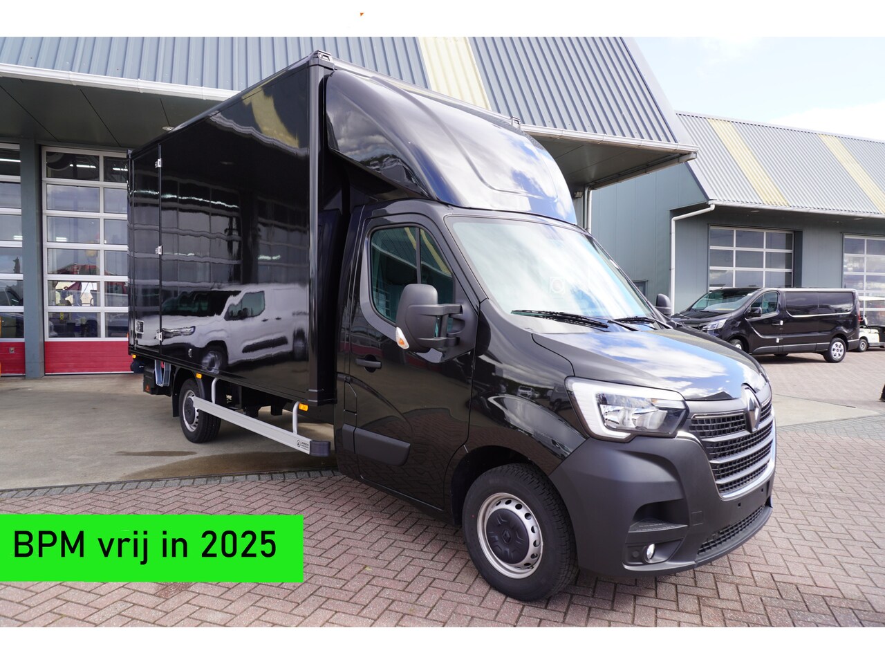 Renault Master - T35 2.3 dCi 165PK Meubelbak + laadklep nr. V064 | Airco | Cruise | Navigatie - AutoWereld.nl