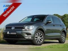 Volkswagen Tiguan - 1.4 Highline ACT / DSG / 150PK / ACC / Stoelverwarming / 17"