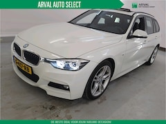 BMW 3-serie Touring - 318i 136pk Automaat M Sport Corporate Lease | Panoramadak | Navi | PDC | Lederen sportstoe