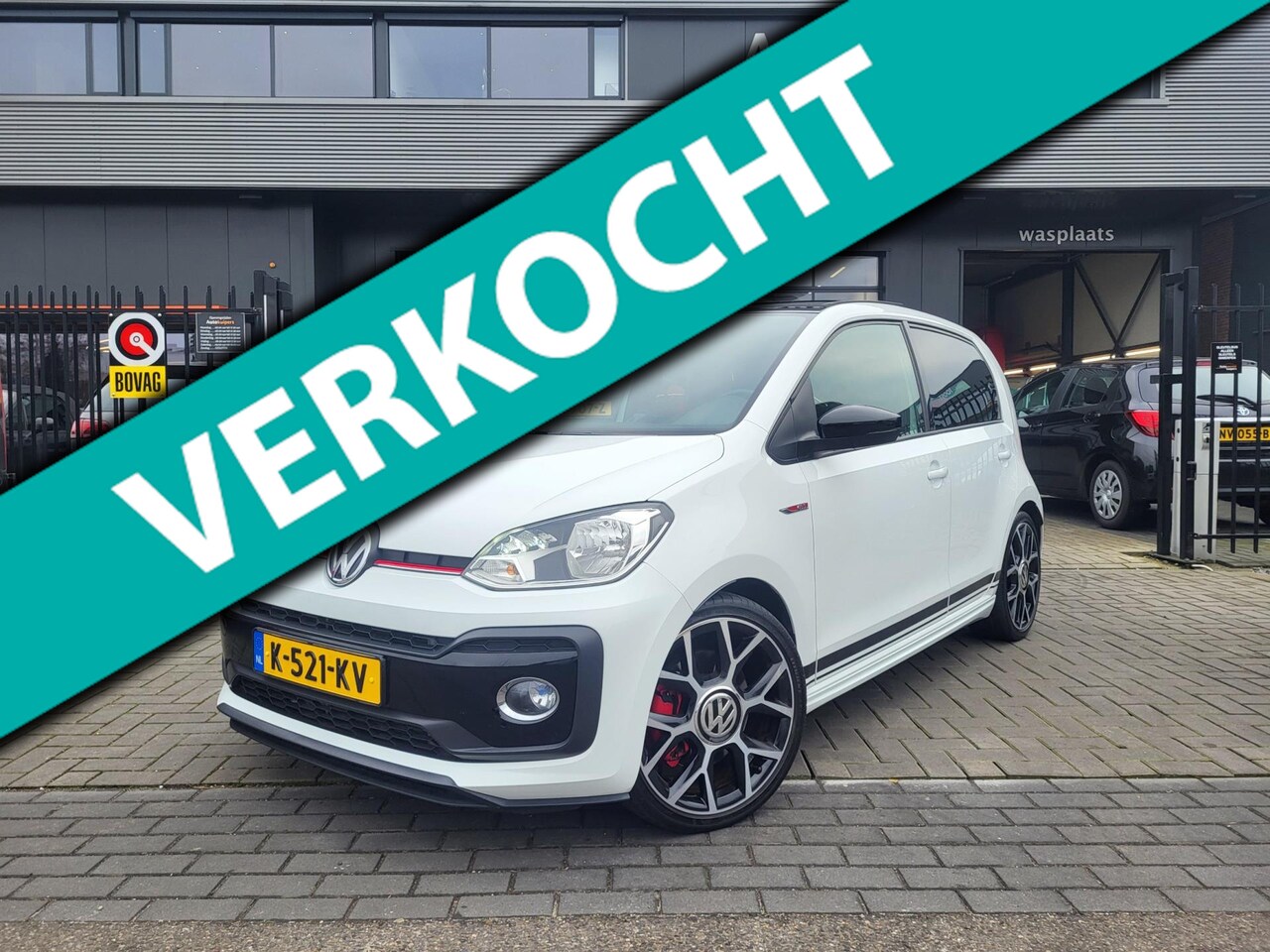 Volkswagen Up! - 1.0 TSI GTI | Met panoramadak, stoelverwarming, achteruitrijcamera, cruise control en clim - AutoWereld.nl