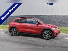 Mercedes-Benz GLA-Klasse - 200 Business Solution AMG Trekhaak el-achterklep Amg-pakket Pano dak