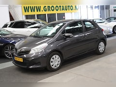 Toyota Yaris - 1.0 VVT-i Comfort Trekhaak, Isofix, Stuurbekrachtiging