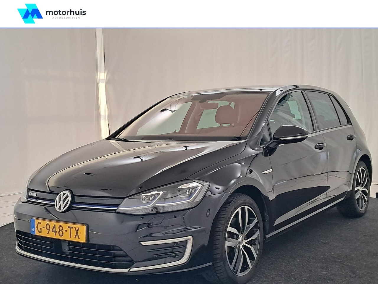 Volkswagen e-Golf - e-Golf 136pk 5DRS Automaat E-DITION 2019 / Navi / Camera - AutoWereld.nl