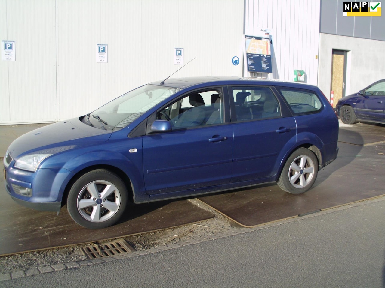 Ford Focus Wagon - 1.6-16V First Edition AUTOMAAT - AutoWereld.nl