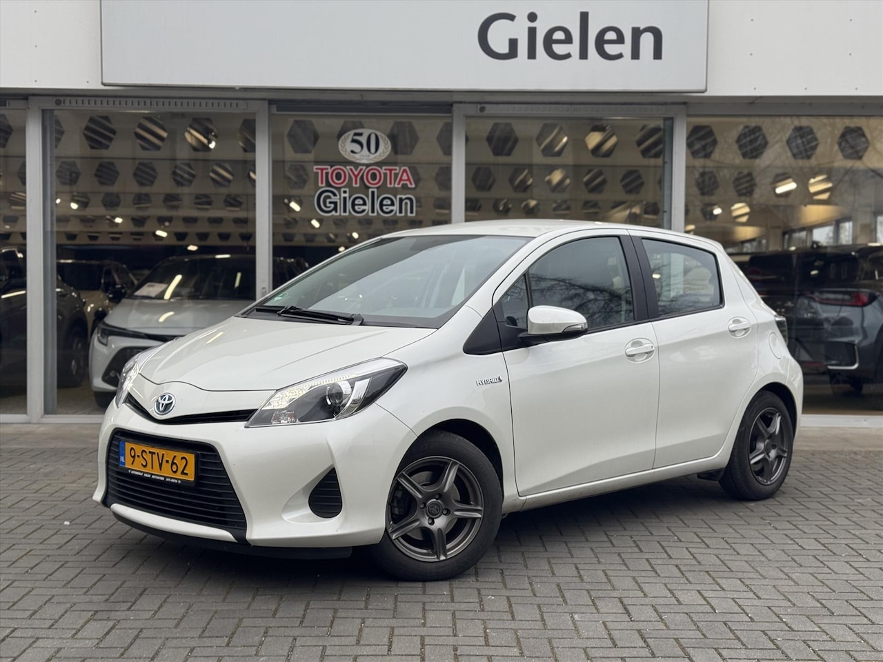 Toyota Yaris - 1.5 Full Hybrid Aspiration | Eerste eigenaar, Parkeercamera, Lichtmetalen velgen, Cruise c - AutoWereld.nl