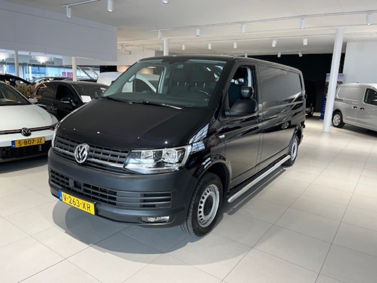 Volkswagen Transporter - 2.0 TDI L2H1 Comfortline 2.0 TDI L2H1 Comfortline - AutoWereld.nl