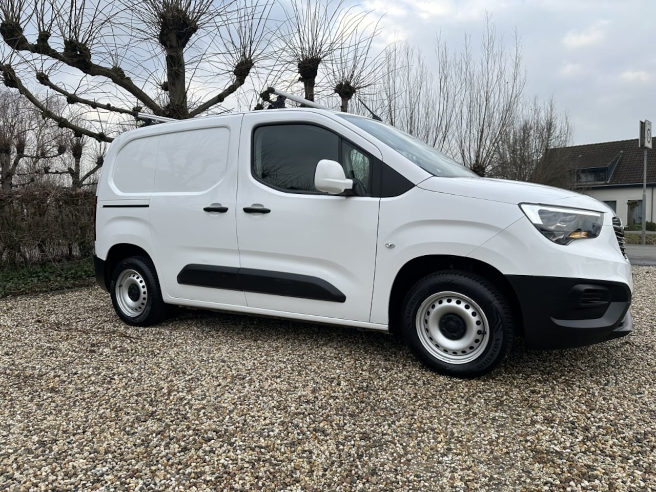 Opel Combo - 1.6D L1H1 Edition+ Navi/Carplay/PDC