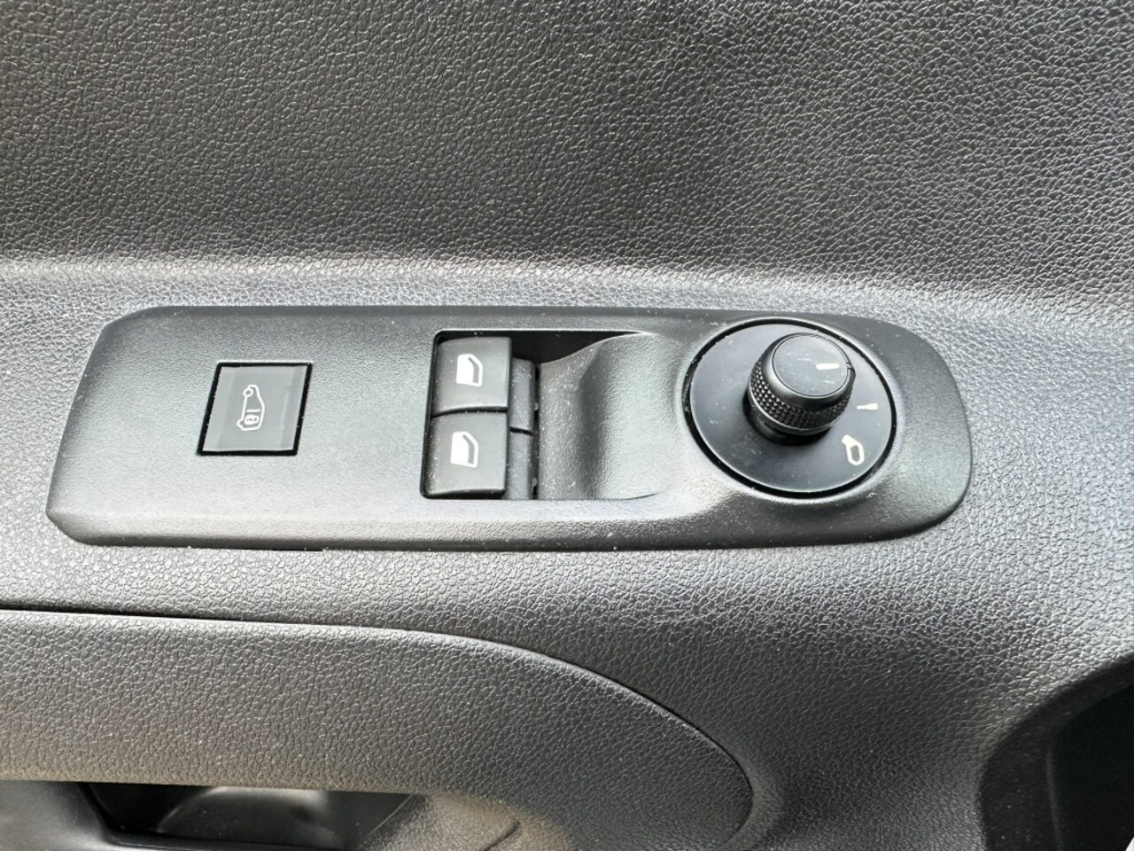 Opel Combo - 1.6D L1H1 Edition+ Navi/Carplay/PDC