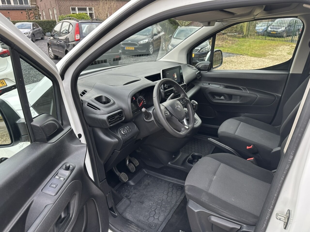 Opel Combo - 1.6D L1H1 Edition+ Navi/Carplay/PDC