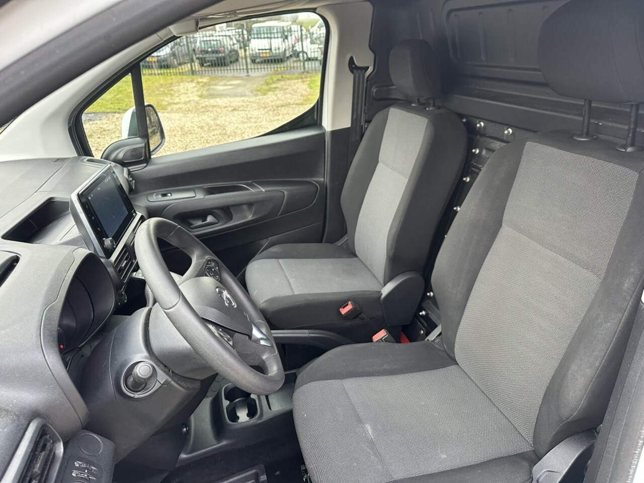 Opel Combo - 1.6D L1H1 Edition+ Navi/Carplay/PDC