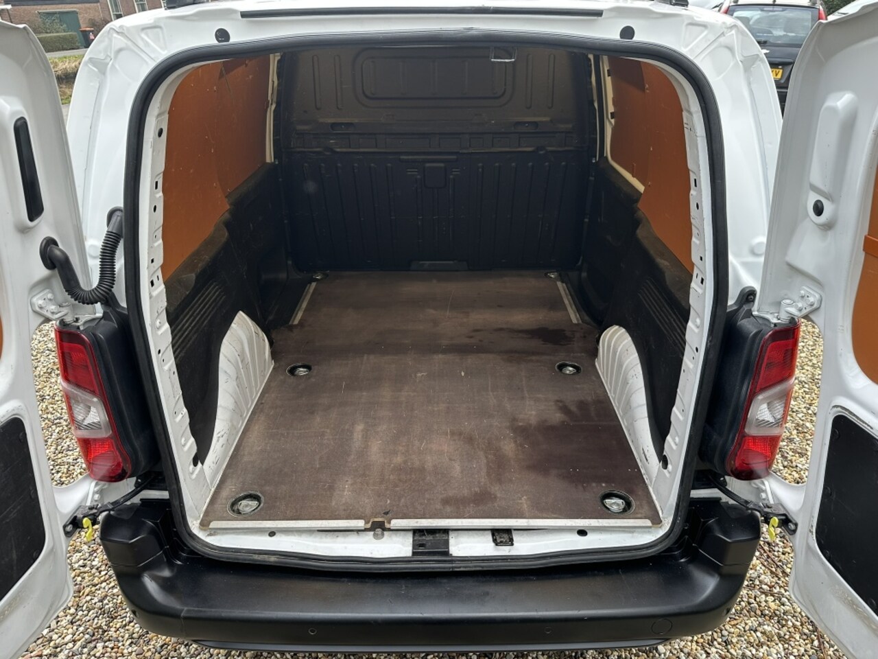 Opel Combo - 1.6D L1H1 Edition+ Navi/Carplay/PDC