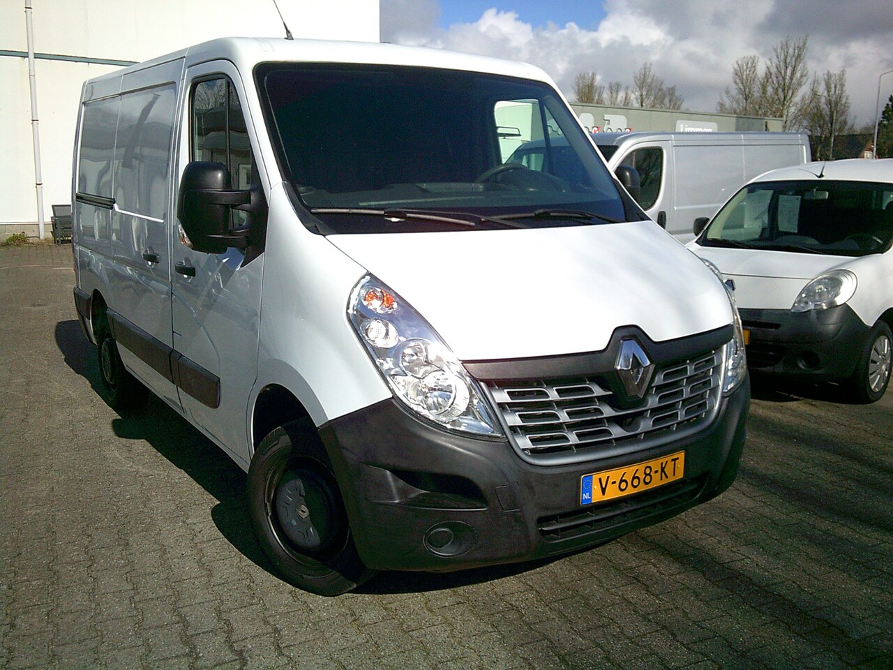 Renault Master - T28 2.3 dCi L1H2 T28 2.3 dCi L1H2 - AutoWereld.nl