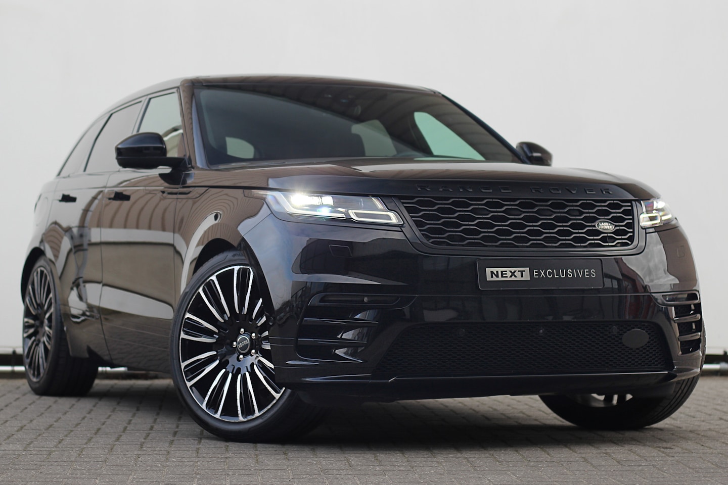 Land Rover Range Rover Velar - 2.0 P300 Turbo AWD R-Dynamic HSE | Pano | 22 inch | Meridian | ACC | Matrix | Carplay | Lu - AutoWereld.nl