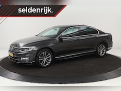 Volkswagen Passat - 1.4 TSI R Line | 1e eigenaar | Stoelverwarming | Carplay | LED Plus | Trekhaak | Leder/Alc