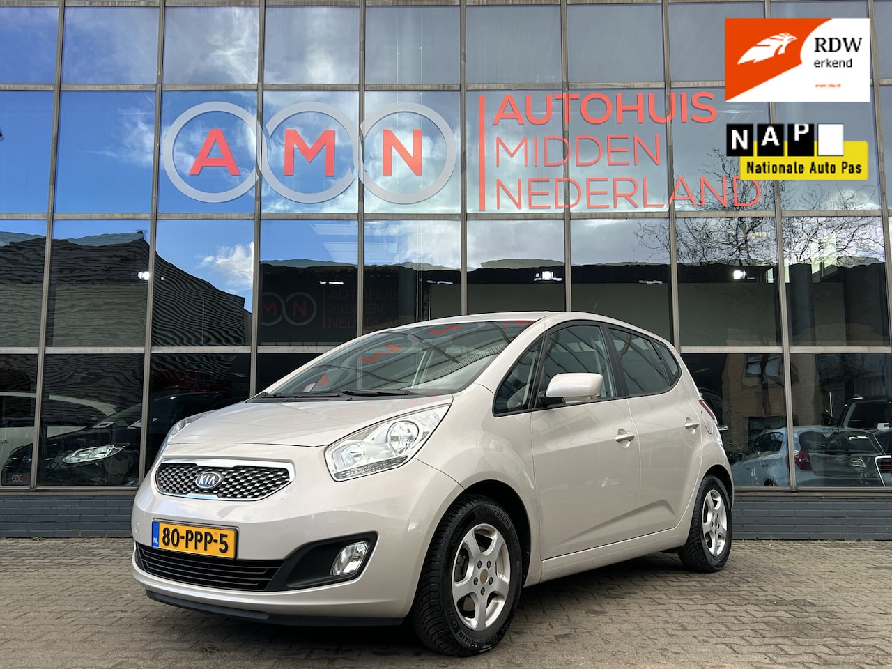 Kia Venga - 1.6 CVVT X-ecutive Automaat,Cruisectr,HalfLeder,Climatectr,Trekhaak,PDCa - AutoWereld.nl