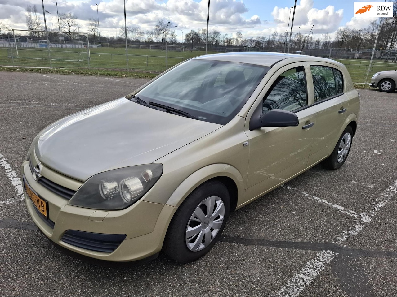 Opel Astra - 1.6 Essentia automaat , apk 3-2026 - AutoWereld.nl