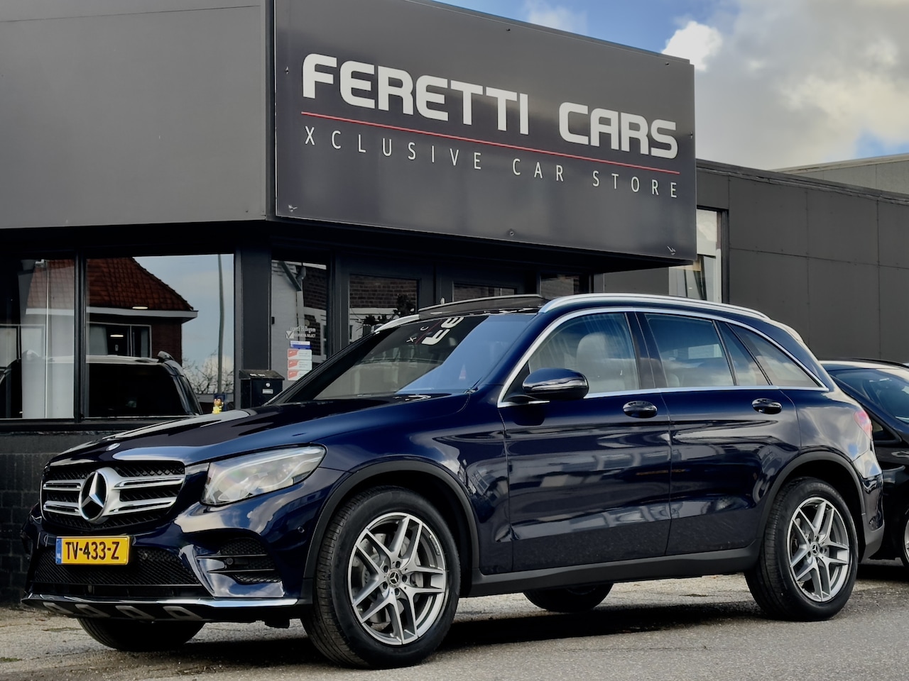 Mercedes-Benz GLC-klasse - 250 4MATIC AUT9 AMG-LINE PANODAK LEDER NAVI AIRCO PARK-ASSIST LED LMV PDC - AutoWereld.nl