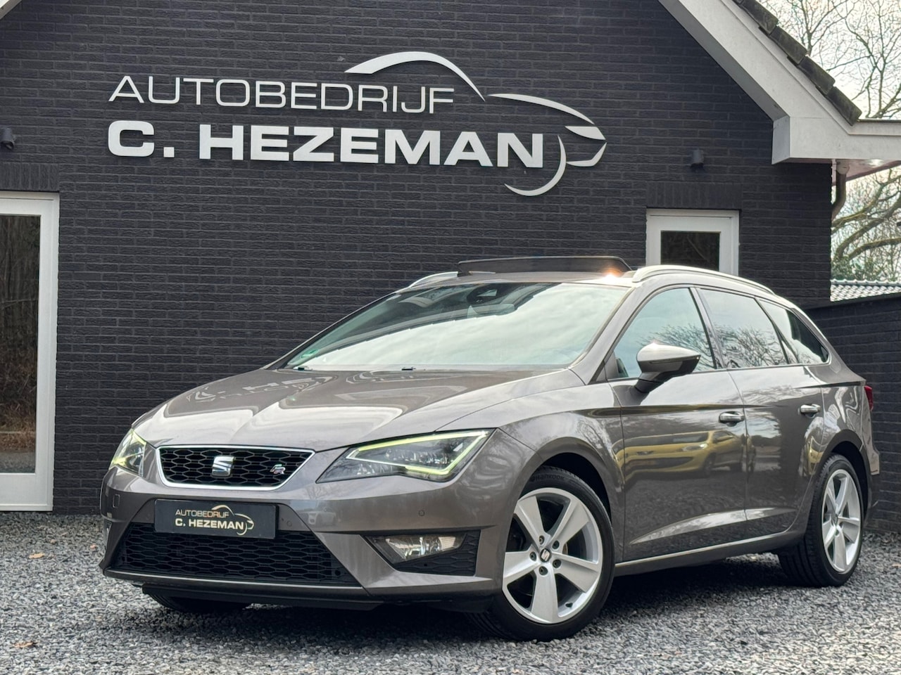 Seat Leon ST - 1.4 TSI FR Business Panoramadak Navi LED XENON Cruise Climate Control - AutoWereld.nl