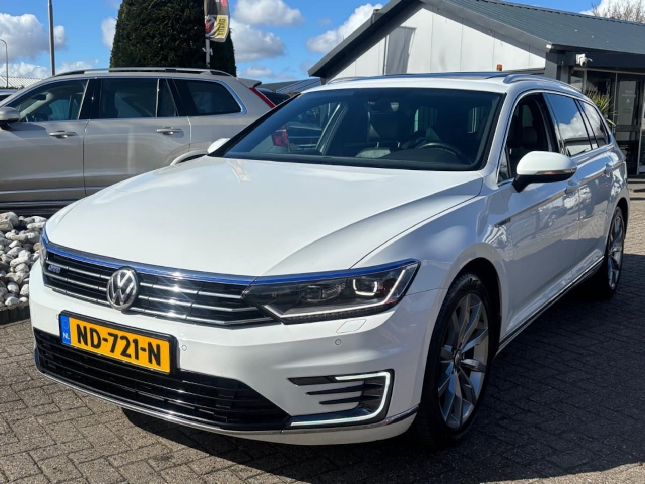 Volkswagen Passat Variant - 1.4 TSI GTE Highline 2017 Wit Pano Virtual Cockpit - AutoWereld.nl