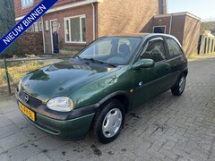 Opel Corsa - 1.2i-16V Strada SUPER MOOI, VAN LIEFHEBBER