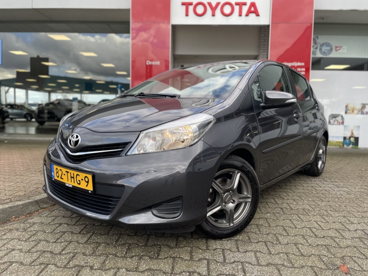 Toyota Yaris - 1.3 VVT-i Aspiration | Trekhaak | Bluetooth | Airco - AutoWereld.nl