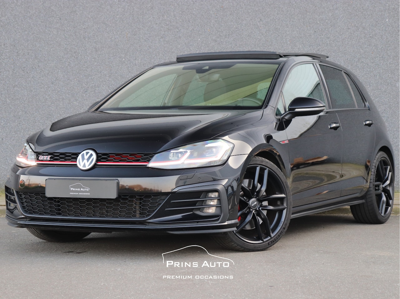 Volkswagen Golf - 2.0 TSI GTI Performance |PANO|KEYLESS|CAMERA|DYNAUDIO|ORIG. NL|333 PK|EVENTURI - AutoWereld.nl