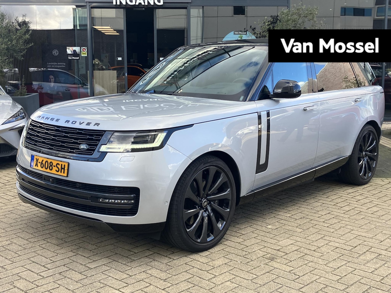 Land Rover Range Rover - 3.0 P460e LWB Autobiography PHEV - AutoWereld.nl