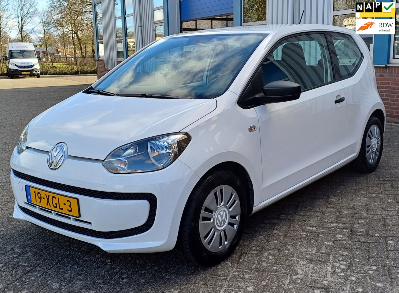 Volkswagen Up! - 1.0 take up! BlueMotion airco, navi,start stop - AutoWereld.nl